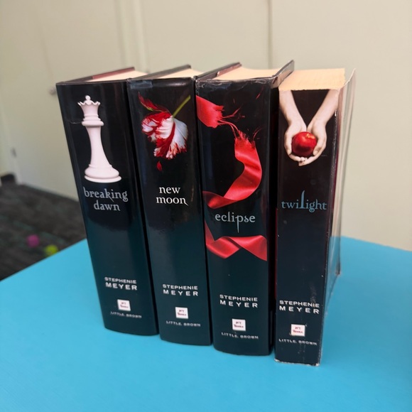 Twilight Saga Book Set Stephenie Meyer 4 Books Bella Team Edward Jacob Novel - Picture 2 of 12